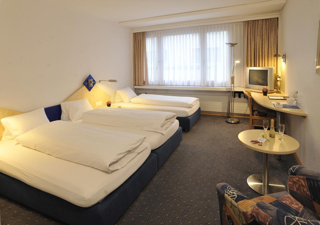 Hotel Blumenstein Self-Check In フラウエンフェルト エクステリア 写真