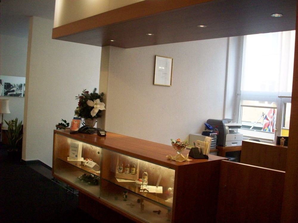 Hotel Blumenstein Self-Check In フラウエンフェルト エクステリア 写真